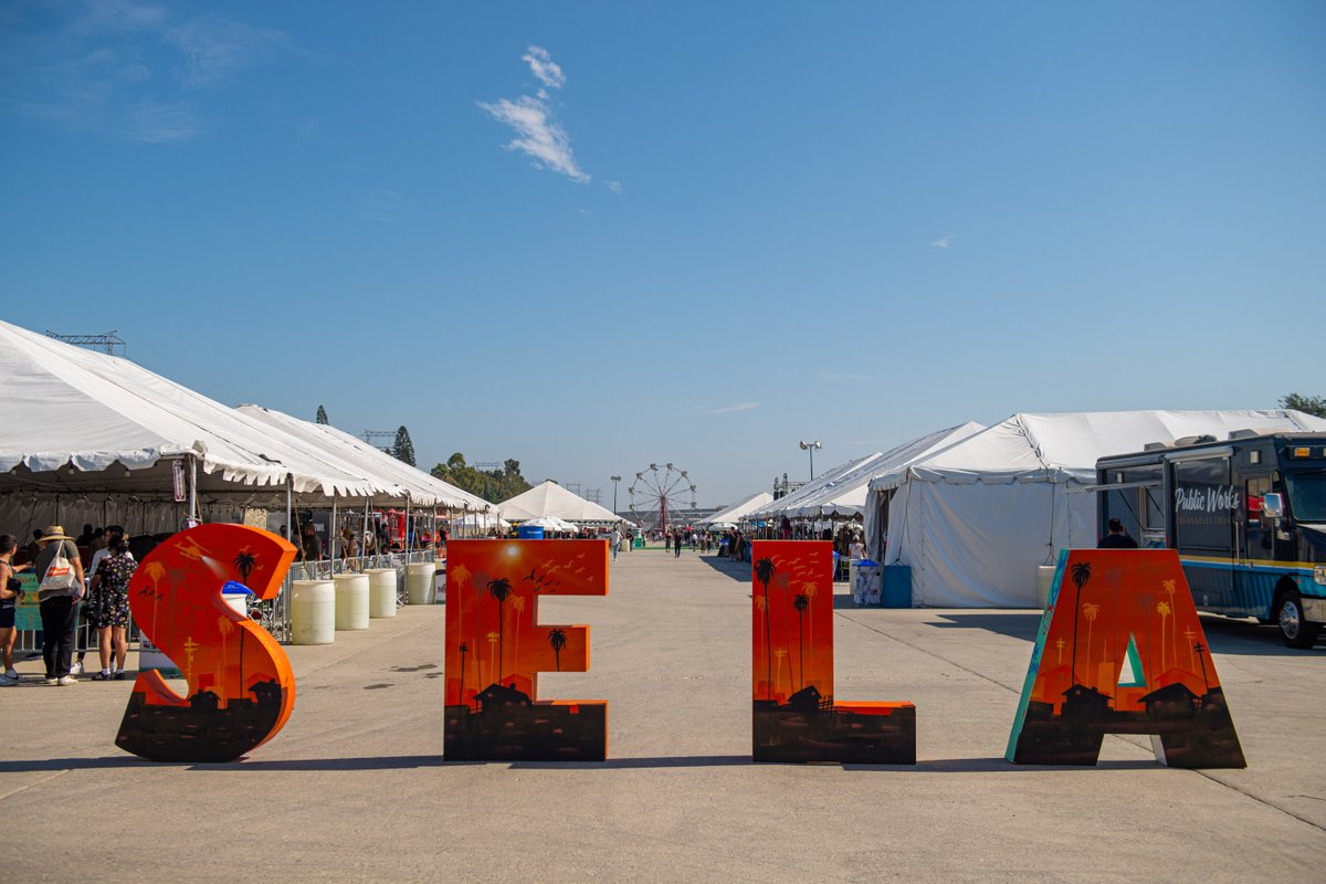 RendonAnthony's tweet photo. Still in awe of our incredible artistic community!

Thank you to everyone who joined us at the SELA Arts Festival, and the amazing volunteers, vendors, and artists who made this possible. 

Already dreaming of next year.🎡 https://t.co/u9icJHDqa4