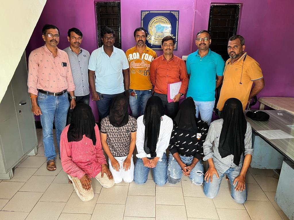 #Mumbai #AntiNarcoticsCell's #Bandraunit #arrested five #drugpeddlers from #Mahim area and #seized #MDdrugs worth Rs 30 lakh in the #internationalmarket. 

A #case has been #registered against them under the #NDPSAct.