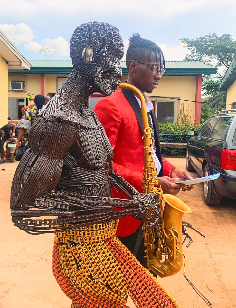Chrisbrownie47's tweet photo. I just hope this gets the engagement I need right now, made this for my SIWES program defense... it's called King of Afrobeat(Fela) I'm a final year student of Unizik and I'm looking forward to selling this off so as to offset some pressing bills. It's 100% metal 

Arrested https://t.co/nK8hEGB53c