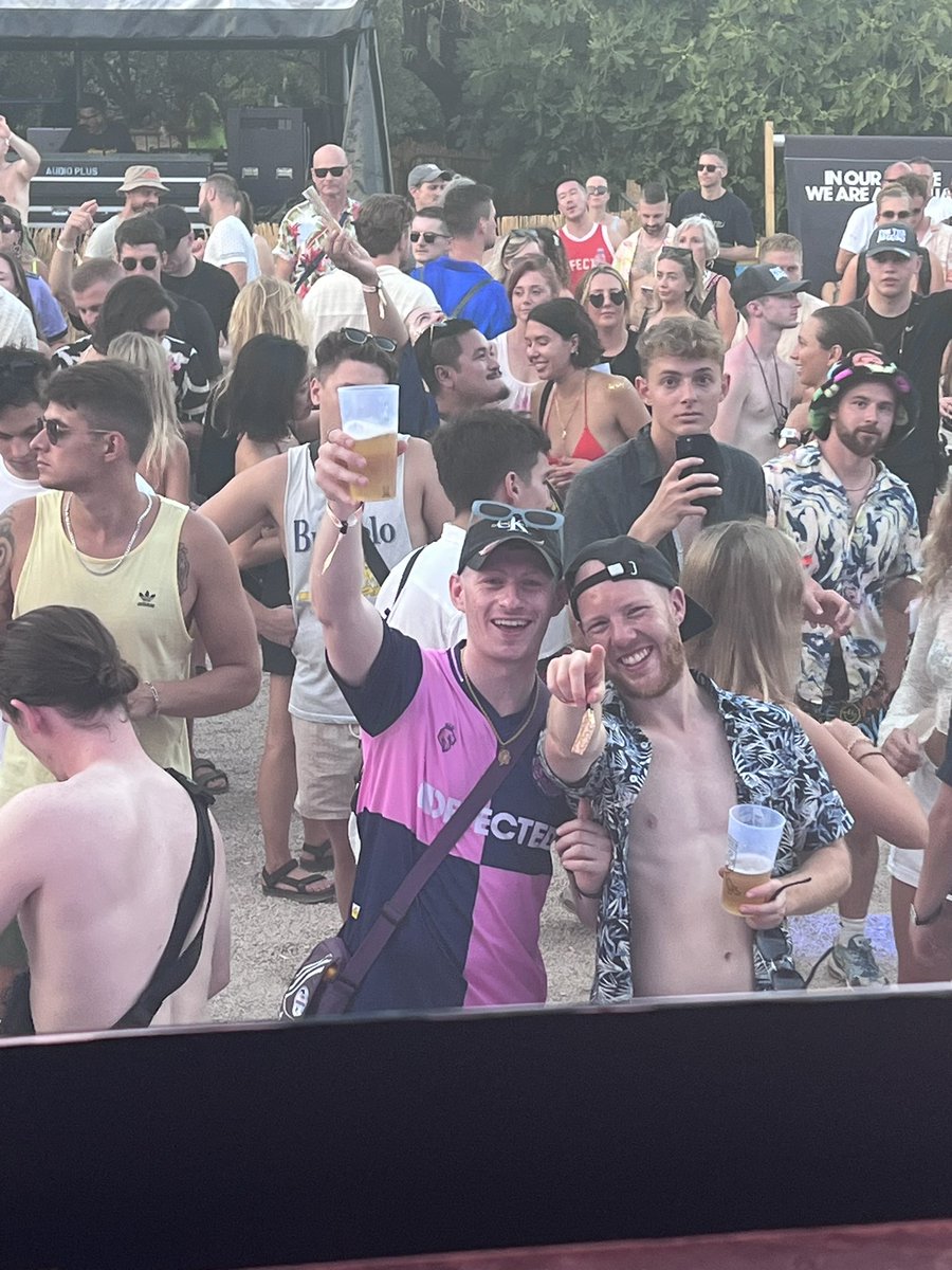 monki_dj's tweet photo. @ceylonandi @DHFC_W @Lionesses @DulwichHamletFC @dhstorg @DHFC_Community Australia to Croatia…. They’re everywhere 😂🩷💙 https://t.co/Kyzh3QekA3