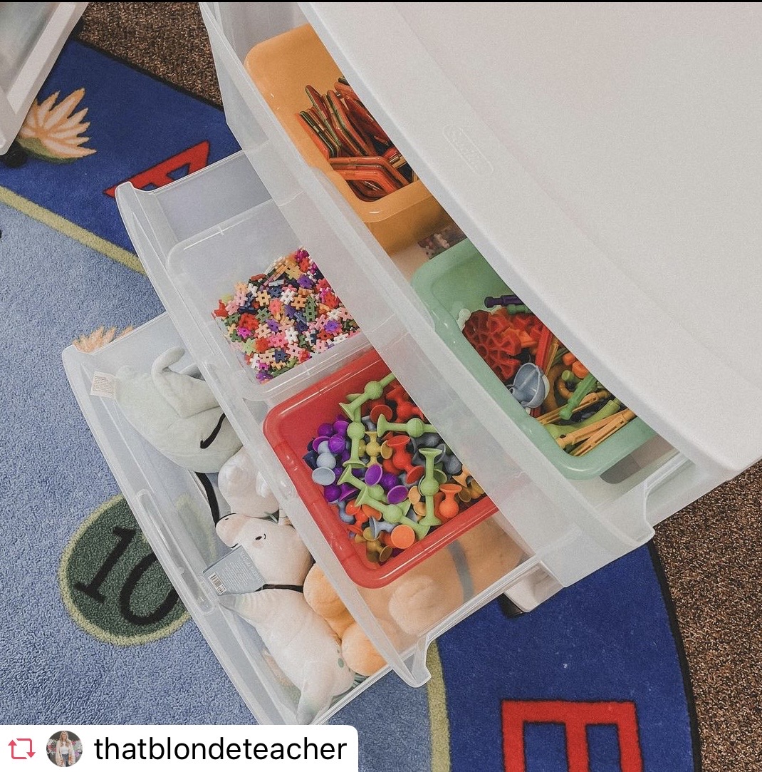 Sterilite_Corp's tweet image. Sterilite's Wide 3- Drawer Cart is the perfect addition to any classroom! Spacious and clear drawers for easier accessibility. Plus, the casters allow the cart to be moved wherever needed! 🤩✔  
#sterilite #sterilitenation #lessmess #classroomstorage #organization #teacherhack