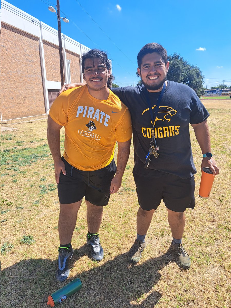 CoachPorras's tweet photo. Last day of this big man here @Crockett_Sports before he starts his journey with @SUPirates 

I'm very excited to see him play at the next level
@Alejandro_G50 https://t.co/lYOBE3K0zj