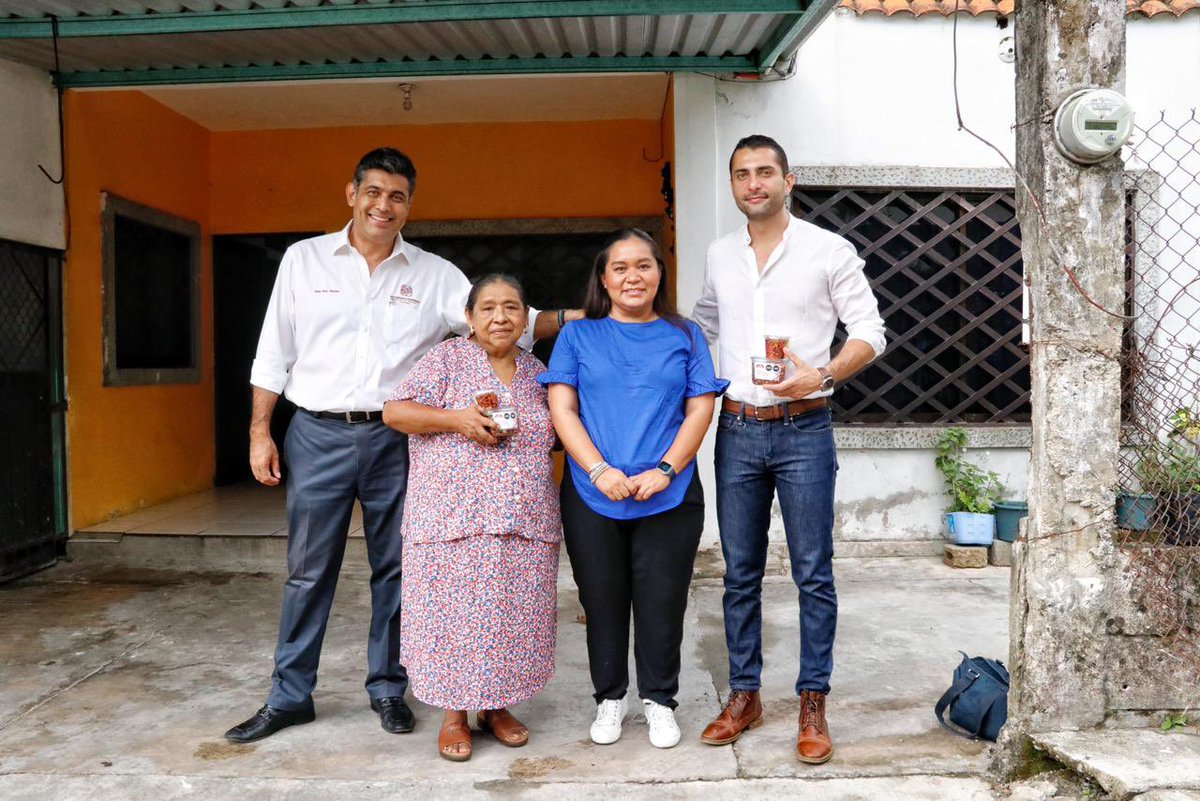 RaulRuizRobles's tweet photo. La Chinantla es una pequeña fábrica de mole y frijol en pasta y semillas botaneras que pertenece al programa #OrgulloOaxaca que abandera la @DesEconomicoOax y tuve el honor de conocer en #Tuxtepec https://t.co/nXMVHASchJ