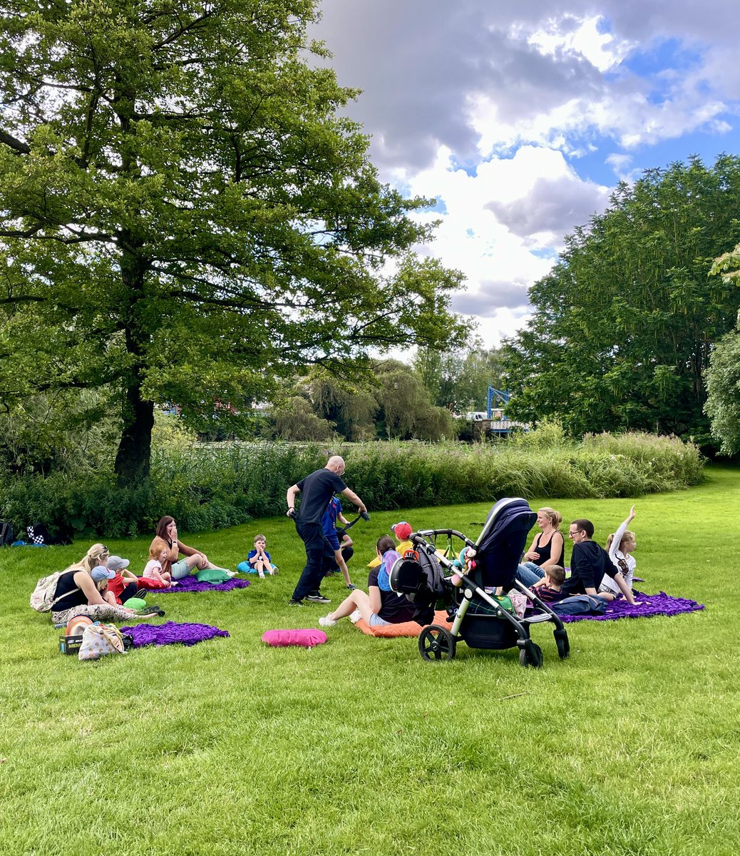 Julia Snowdin tweet media