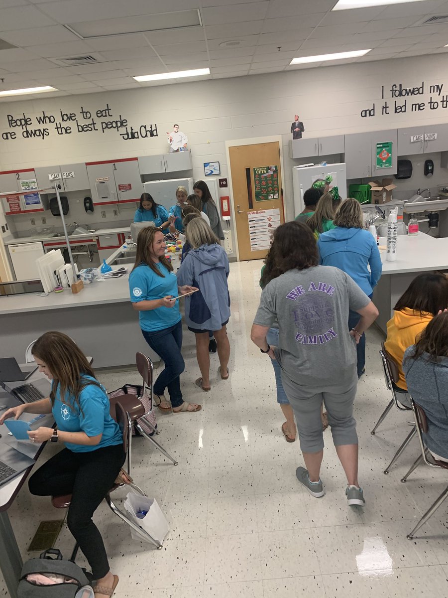cacrowell85's tweet photo. Had so much fun presenting some ideas for DIY literacy manipulatives at #CCSRise2023. Happy to represent my @WROdellPrimary family. Thanks, @CabCoSchools and @heidiliddle for the opportunity. https://t.co/TEmPYpRqPE