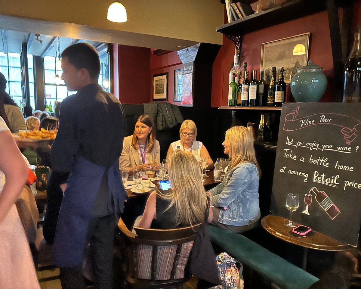 IWIRC leaders enjoyed a traditional London pub evening at The Old Wine Shades. Congratulations to the winning team of pub trivia! Thank you to Reorg for sponsoring the event! #iwirc30
