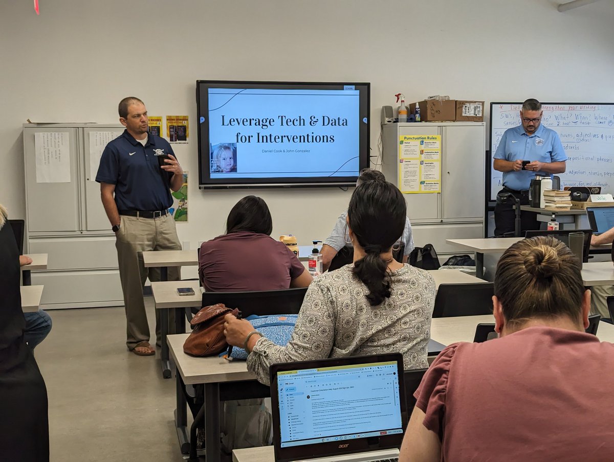 MrSorensen805's tweet photo. More great sessions from @OxnardUnion folks at #OxnardU. #WeAreOxnardUnion https://t.co/kXorXTXfIa