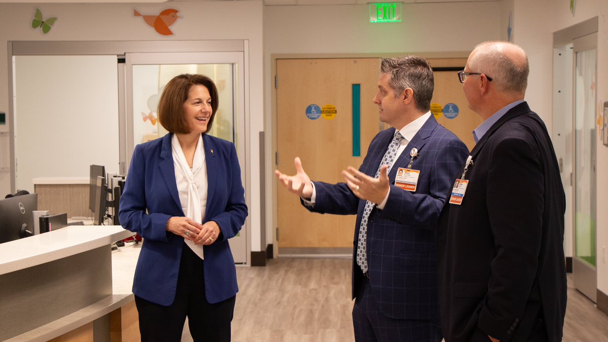 SenCortezMasto's tweet photo. It was wonderful to meet with the incredible doctors, nurses, and staff at the St. Rose Hospital Sienna Campus in Henderson today.

I’m always proud to support our health care providers and fight to make sure our community can access the quality, affordable care they need. https://t.co/ztjjUyd0Ye