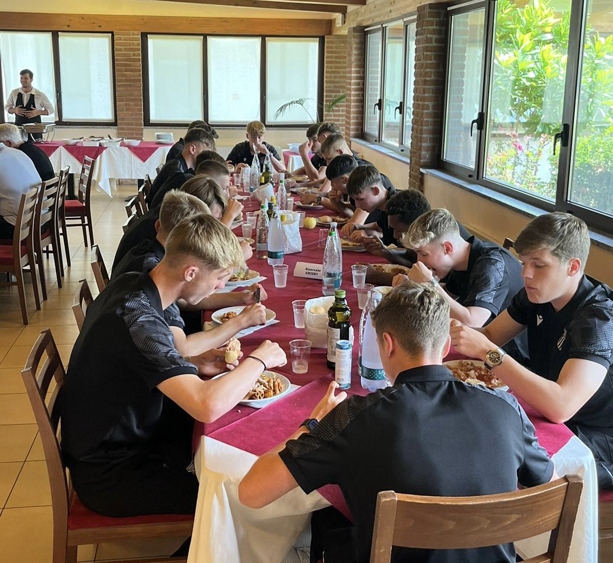 LFEonline's tweet photo. @officialgtfc U18s settling into life in Novara ๐ฎ๐น #LFEtrip #TuringScheme @TuringScheme_UK https://t.co/PMGMVsUdic