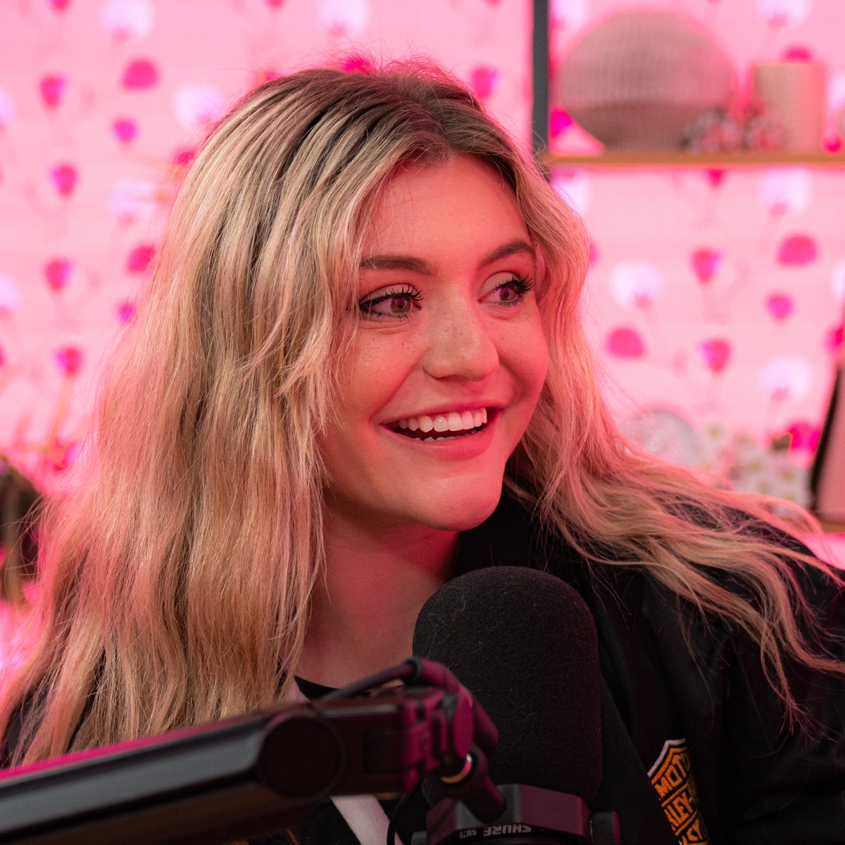 100T_Cast's tweet photo. New 'That's What She Said' just dropped! 🚨‼️

@BrookeAB sits down with @emmanorts to discuss her wildest cosplay story, the NPC TikTok craze, and more!

▶️ Watch here: https://t.co/i75JZwjEzL https://t.co/66kL21oTlX