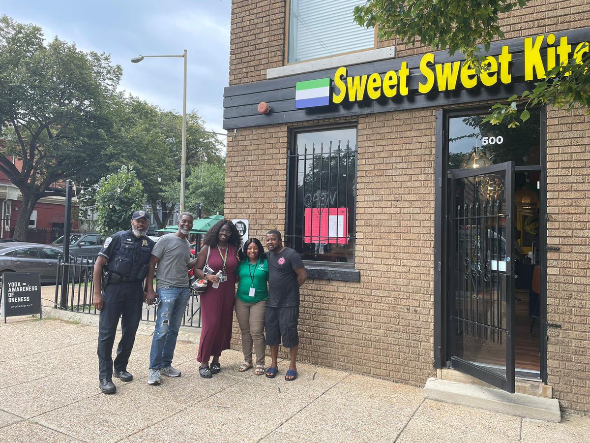 MOAA_DC's tweet photo. Today, #TeamMOAA and our SYEP intern, Olivia, joined @DCPoliceDept’s African Liaison Officer and H Street Main Street Director Saleem to check in with African business owners along #Ward5’s H Street corridor.
#DCValues #DCComeback https://t.co/Rs6cqisFuc