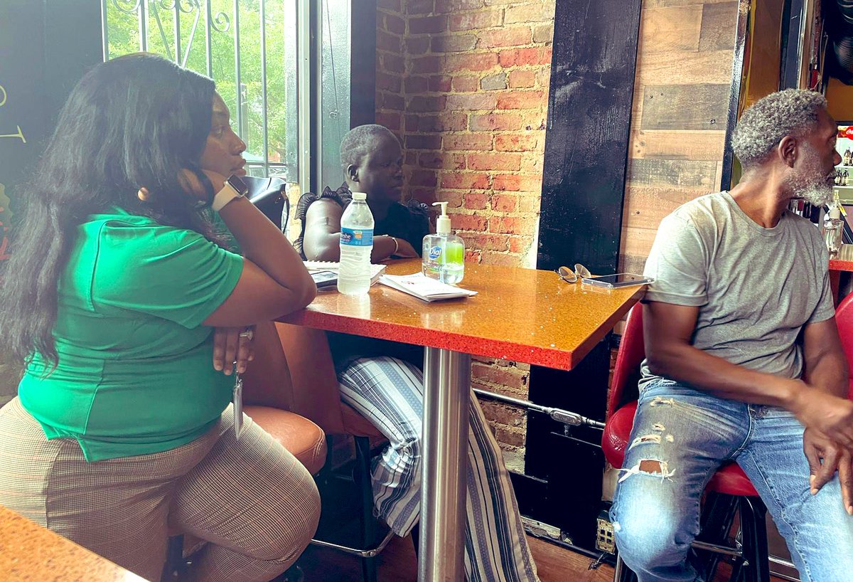 MOAA_DC's tweet photo. Today, #TeamMOAA and our SYEP intern, Olivia, joined @DCPoliceDept’s African Liaison Officer and H Street Main Street Director Saleem to check in with African business owners along #Ward5’s H Street corridor.
#DCValues #DCComeback https://t.co/Rs6cqisFuc