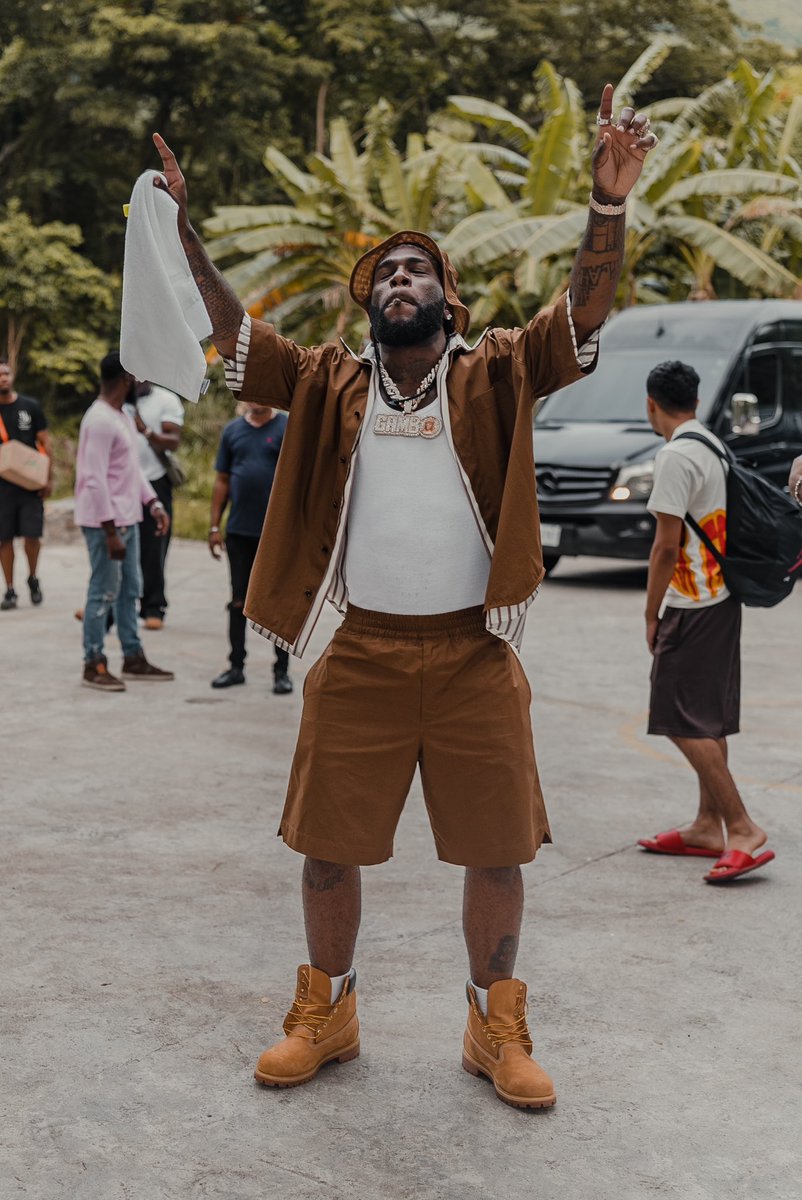 BurnaBoyStats's tweet photo. 🚨 🇺🇲 -- Burna Boy earns his 3rd career entry on the Billboard Hot 100 this week with "Talibans II"

Burna Boy becomes the First African artist to chart a song on the Billboard Hot 100 in 3 consecutive years (2021 "Loved By You") (2022 "Last Last") (2023 "Talibans II").

Burna Boy becomes the First African artist to have 2 different albums chart a song on the Billboard Hot 100 (Love, Damini "Last Last") (I Told Them... "Talibans II")