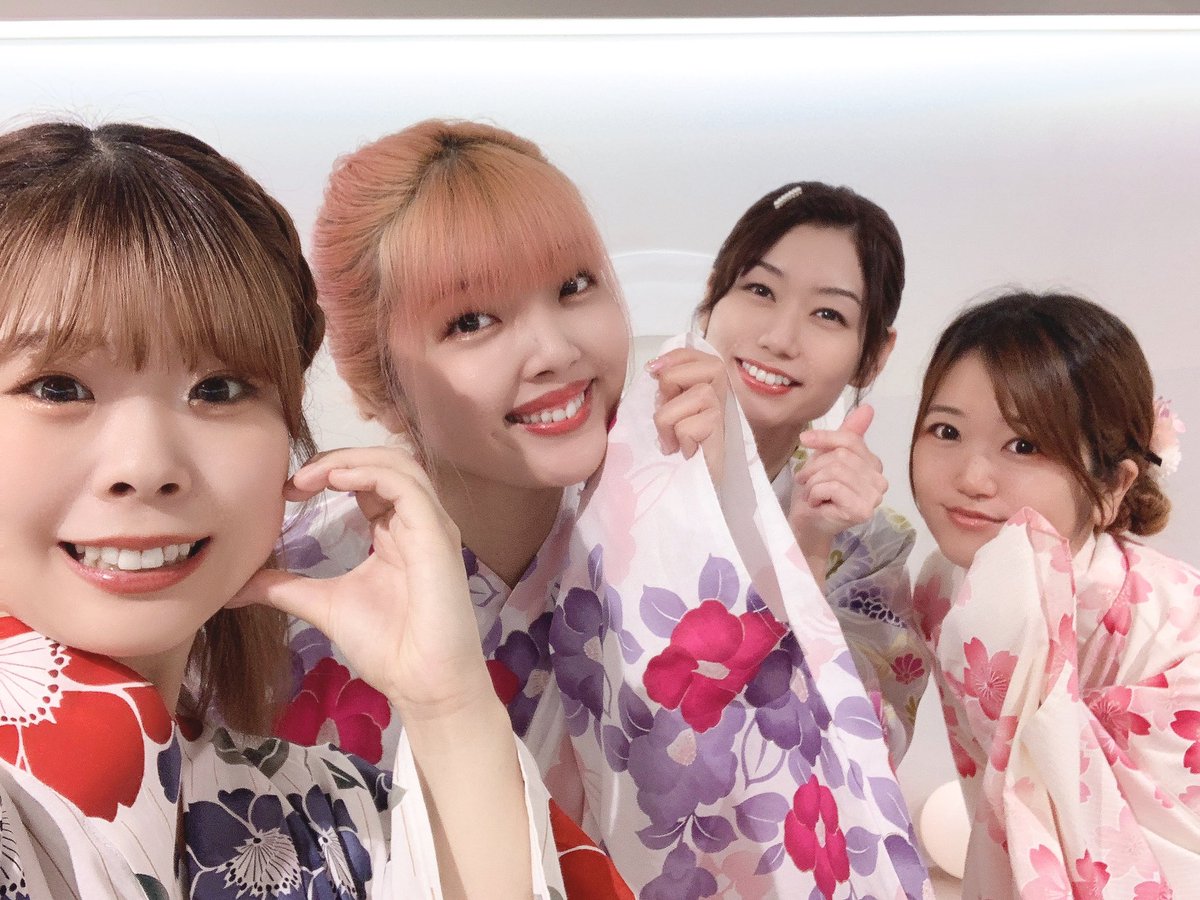 meg_casper_'s tweet photo. 夏だ！海だ！花火だぁー！！🎆

8月5日(土)20:00〜
YouTubeにて【踊ってみた】の
新作動画が公開されます‼️

是非、ご覧下さ〜い✨

#_casper_emotion 
#エモシオン
#ダンスユニット
#踊ってみた https://t.co/1nhkUaPhDj