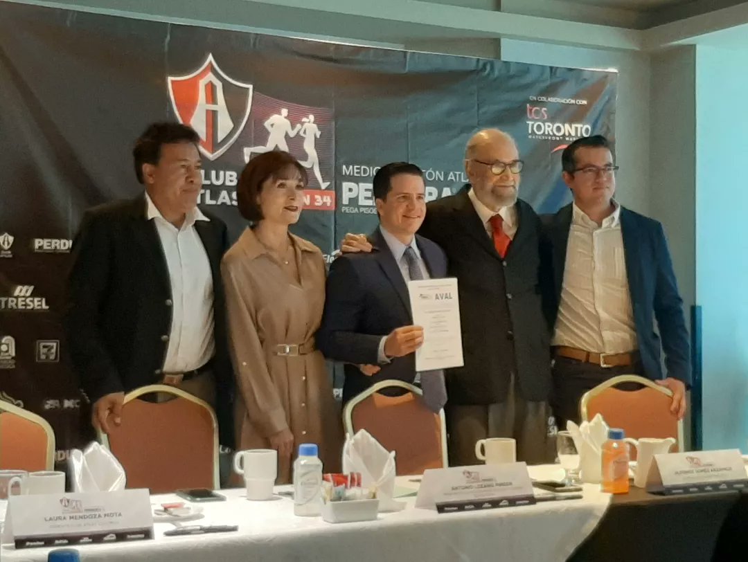 Se presentó 🏃‍♀️🏃‍♂️ el 21k Club Atlas 2023 en Guadalajara. Un medio maratón de mucha tradición, festeja su edición 34 y se correrá el 3 de septiembre. Un recorrido padrisimo, gran ambiente y clasificatorio para el mundial de 21k en Letonia. 
INFO👉mediomaraton.atlas.com.mx
<a href="/Marcatemx/">Márcate</a>