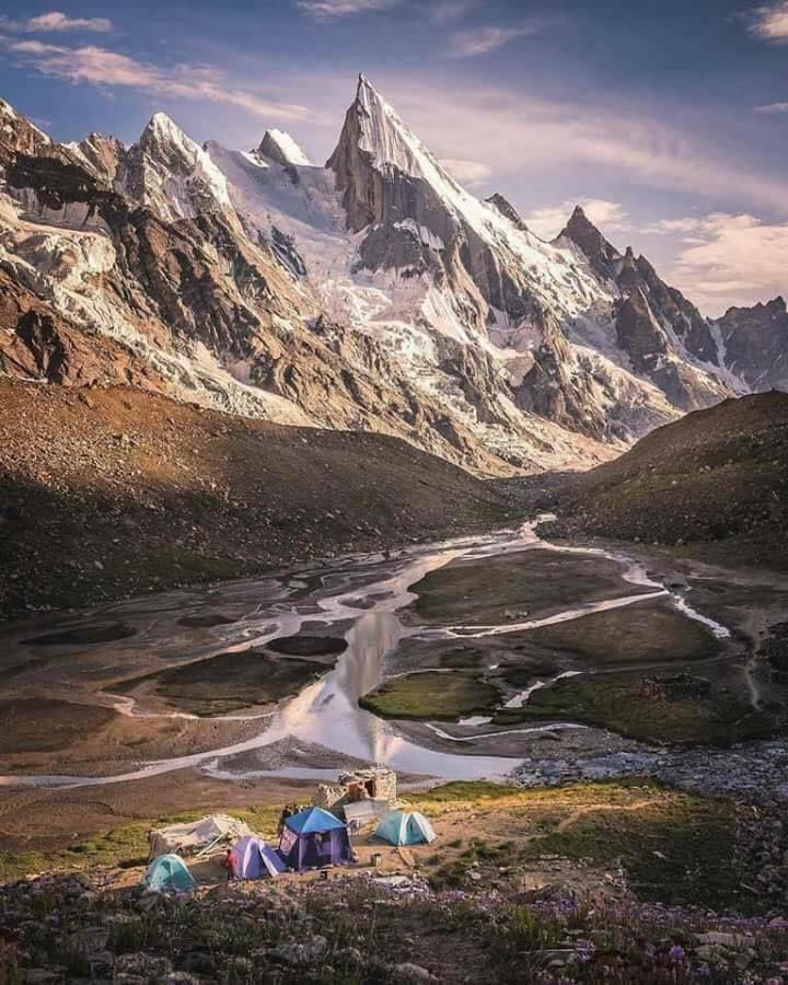 Paktourntravel's tweet photo. Laila Peak - Hushay Valley, Gilgit Baltistan, Pakistan #ItsBeautifulItsPakistan https://t.co/hQPHeJHwsI