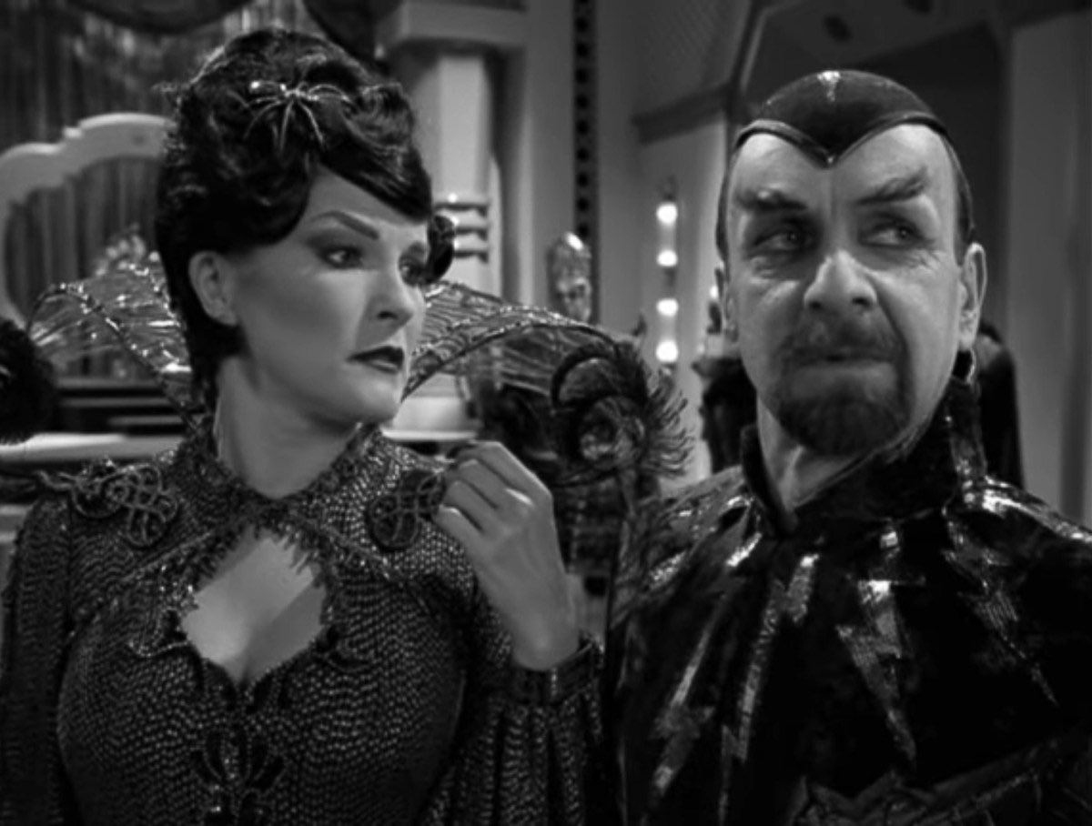 Luke Evans 🖖 tweet media