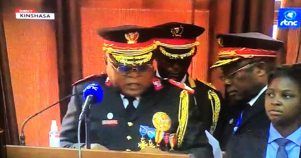 mamy_tshibangu's tweet photo. Ce jeudi, O3 août 2023 à Kinshasa, le CN du P-DDRCS Tommy TAMBWE USHINDI a été collé au collège des hautes études de stratégie et de défense, Chesd. C'était en présence des chefs d'État centrafricain et de la RDC,  le professeur Ange Tuadera et Félix Antoine TSHISEKEDI TSHILOMBO https://t.co/OrNlJu00Z2