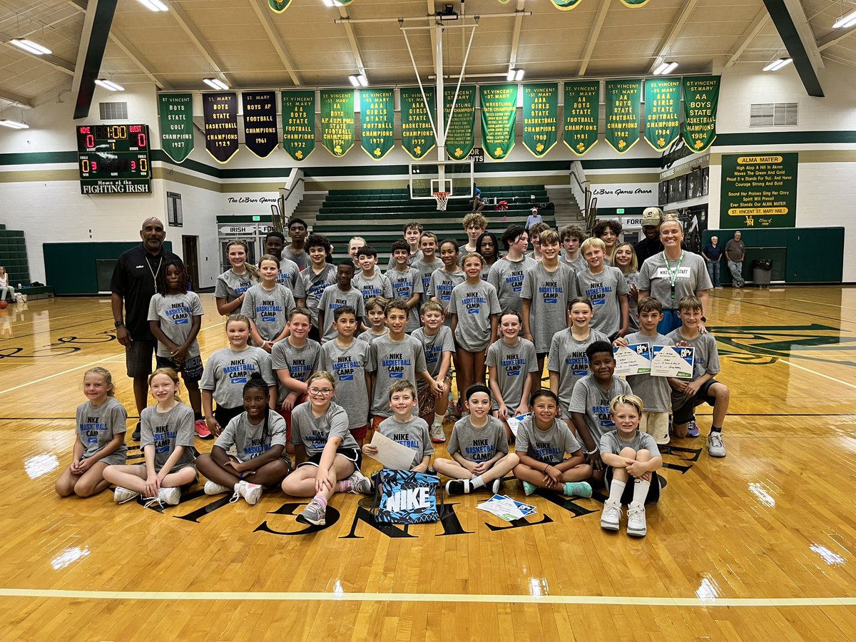 carleywhitney's tweet image. It’s was an honor and privilege to put on a CO-ED 🏀 Camp this week at #STVM with @CoachDruJoyce 🐐  &amp;amp; @USSCBasketball 

I am blessed*where I’m 📌 - the girls/boys 🏀 programs support each other 🎯. It was 🔥 to live that this week. Iron sharpens Iron ❄️ fam #IrishForever