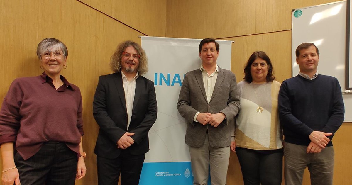 agenciaidiar's tweet photo. 🔹🔸En el marco de los 50 años de la @INAPArgentina el presidente de la Agencia,  @ferpeirano, y el jefe de Gabinete, @GuidoiGiorgi, participaron de la 'Jornada académica intercambio y transferencia: el Estado y la administración publica, una mirada sobre sus burocracias'. https://t.co/vcgTzOnFV5