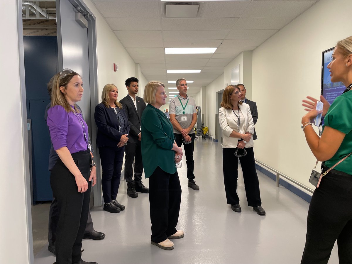 SylviaJonesMPP's tweet photo. Pleased to join the Sanofi team in #Toronto this afternoon.

Thank you for the important discussion and showcasing the research and development and vaccine production happening right here in Ontario. https://t.co/D4auITCZZ1