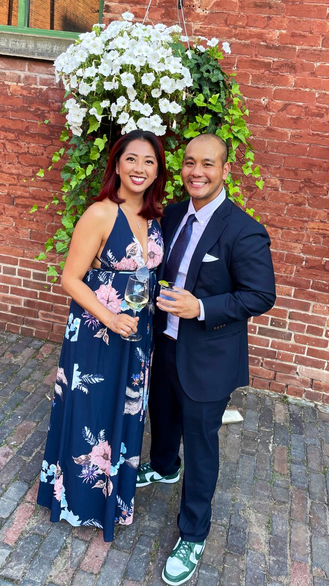 ConsumerSOS's tweet image. Global News follow-up: the fallout from the Berkeley collapse. How some couples are coping with losing their money and a place to get married because the company went into receivership. And how others are helping out for free. Story at six. @globalnewsto #ConsumerSOS