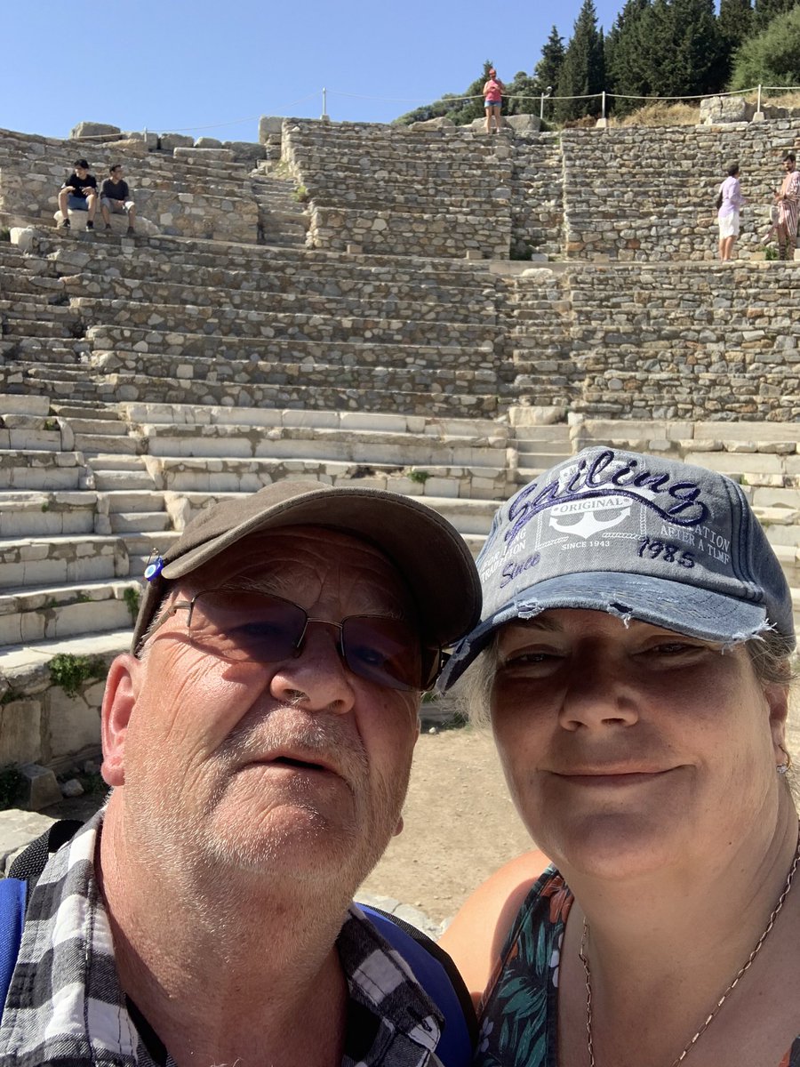 debbiehalf's tweet image. Sickswan wishing they were on holiday @HotSpotQuiz @TheUrmston @yoururmston