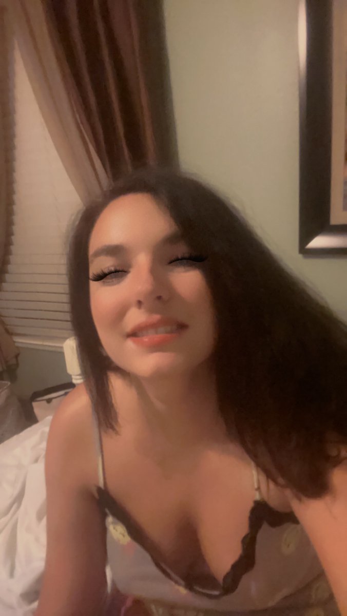 LakxLol's tweet photo. #bored what is everyone doing https://t.co/LZ5McD1bXU
