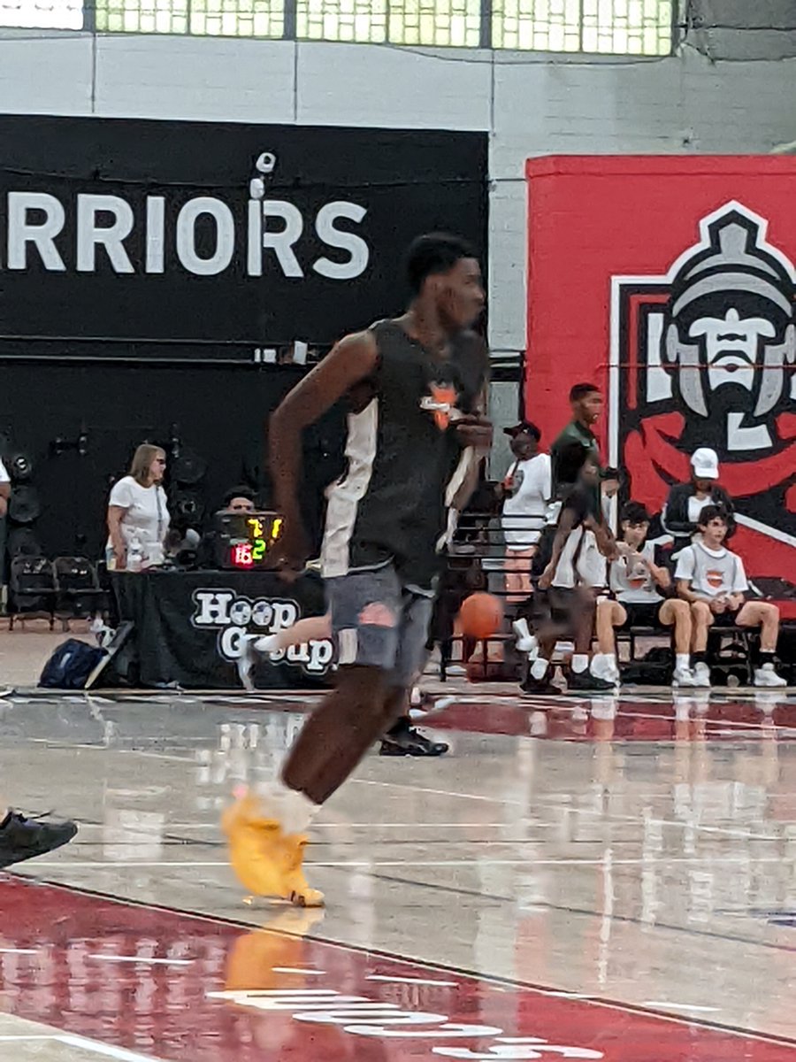 chickg3's tweet photo. Thursday Eye-Catchers @TheHoopGroup Future All American Camp Team 9 (Black)- 5'9" '26 Chase Peterson (p-l) (Gonzaga College HS DC), 6'3" '26 Desmond Bellot (p-top) (Cats Academy MA) &amp; 6'5" '26 Jasiah Jervis (p-bottom) (Archbishop Stepinac NY). https://t.co/akwS8jqQzP