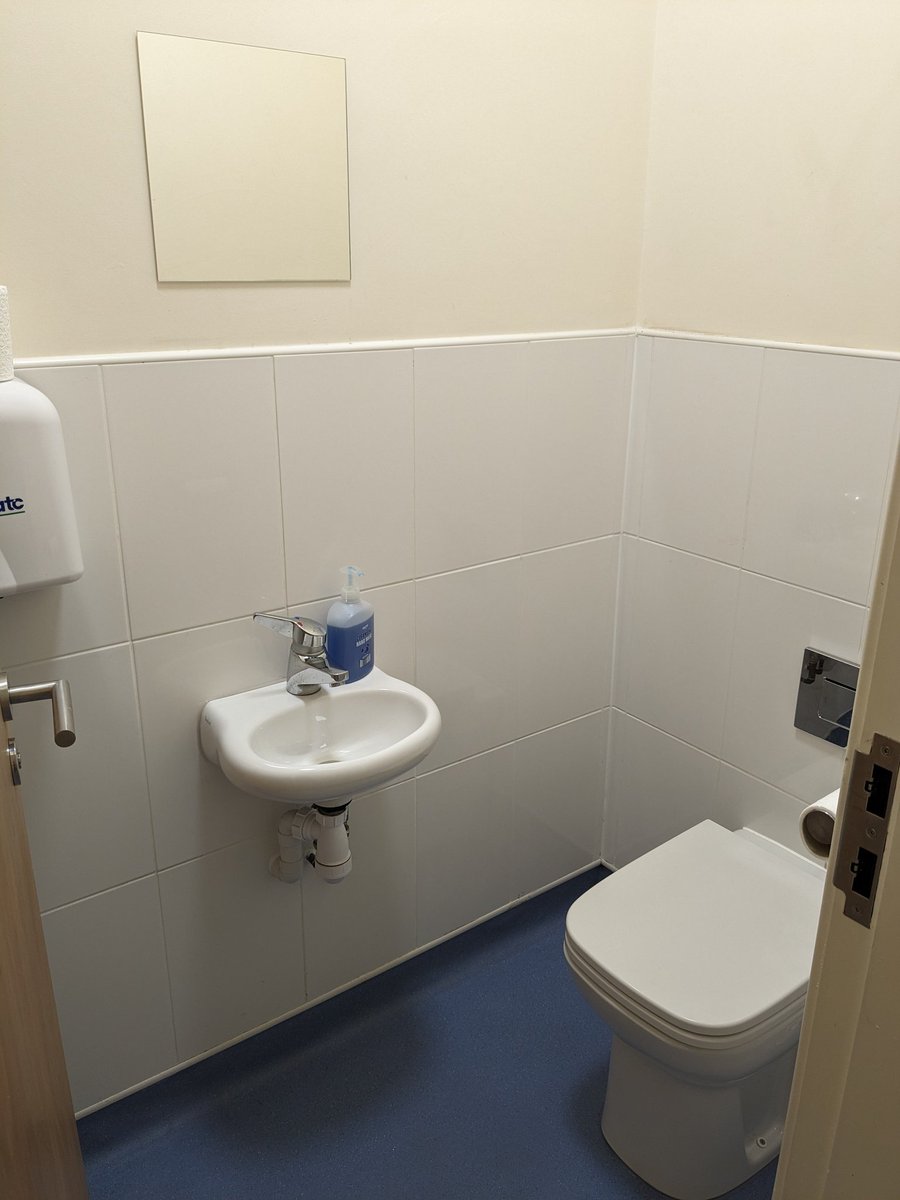 Meeting room, office space, classroom etc, multi use space.
*Seats up to 20 people
*Parking for up to 25 cars
*Carpeted
*HDMI Media TV
*Overall floor space 6.5m X 3.25m
*Separate WC
Available for hire:
Half day (up to 4hours) £60
Full day (up to 8hours) £120
DM for availability