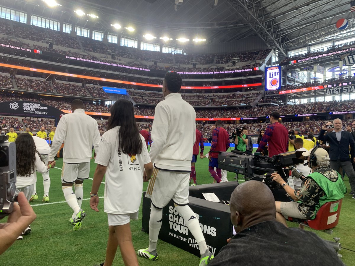 RMHDallas's tweet photo. (2/2) Thanks to our friends at @DIRECTV + @RMHC, we were able to take kiddos from #RMHD and RMH Fort Worth to participate in this special moment at AT&amp;T Stadium. This was a dream come true for so many &amp; a moment we will never forget! ⚽❤️ https://t.co/p8B9LV0BUC