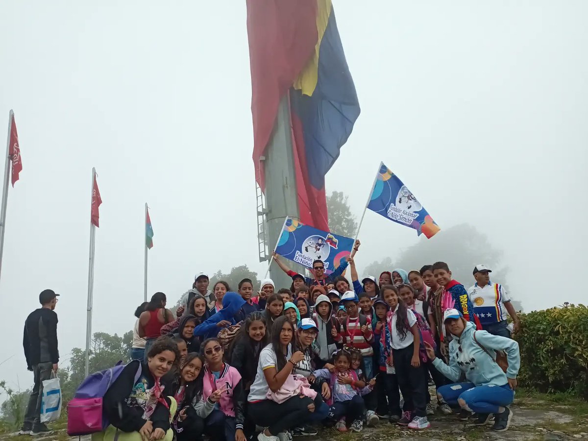 FNNSimon's tweet photo. La tarde de este jueves nos trasladamos al Teleférico Warairarepano como parte de la programación del Plan Vacacional 2023 "Mi Mundo de Colores". @PresidencialVen @ConCiliaFlores @vmsfelicidad https://t.co/KQK0Jr3riC