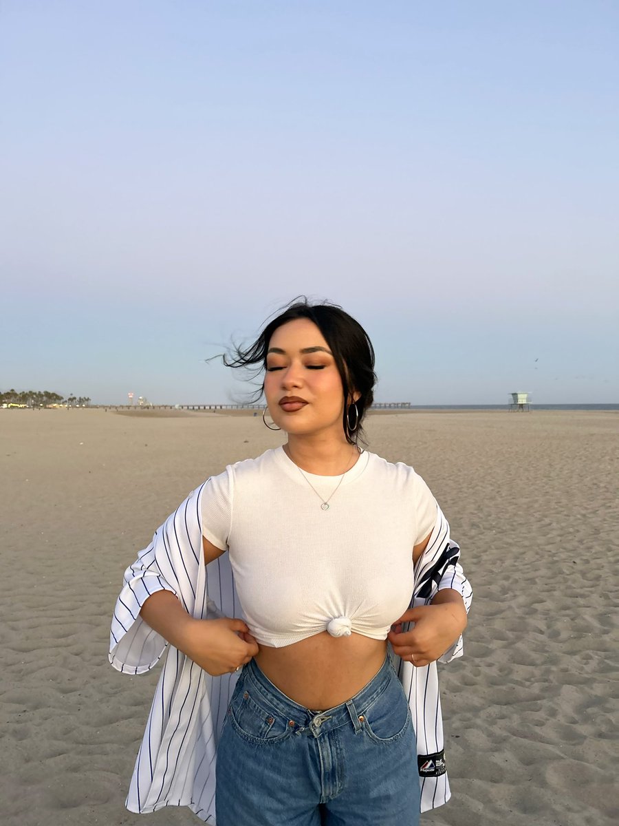 anna (@annafromthe6ix) on Twitter photo 