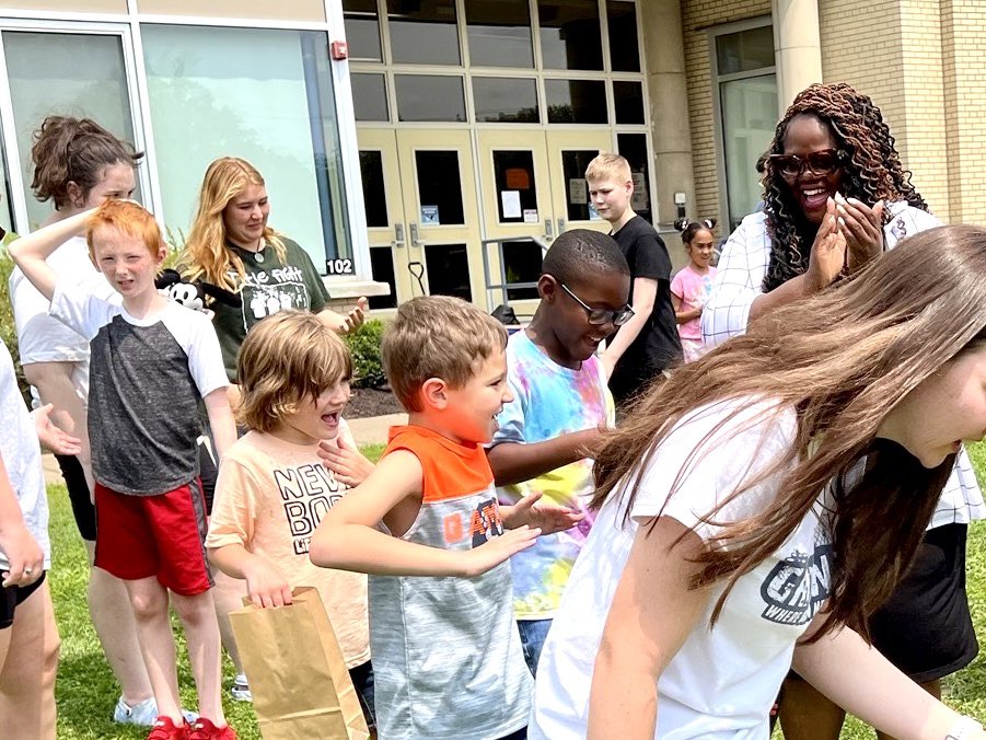 SenatorLeaWebb's tweet photo. Stopped by the @ACHIEVENY Summer Carnival for some fun in the sun. Keeping our kids active and engaged during the summer months is so important. Always grateful for the chance to connect with our youth. https://t.co/2sc6Rb7IlV