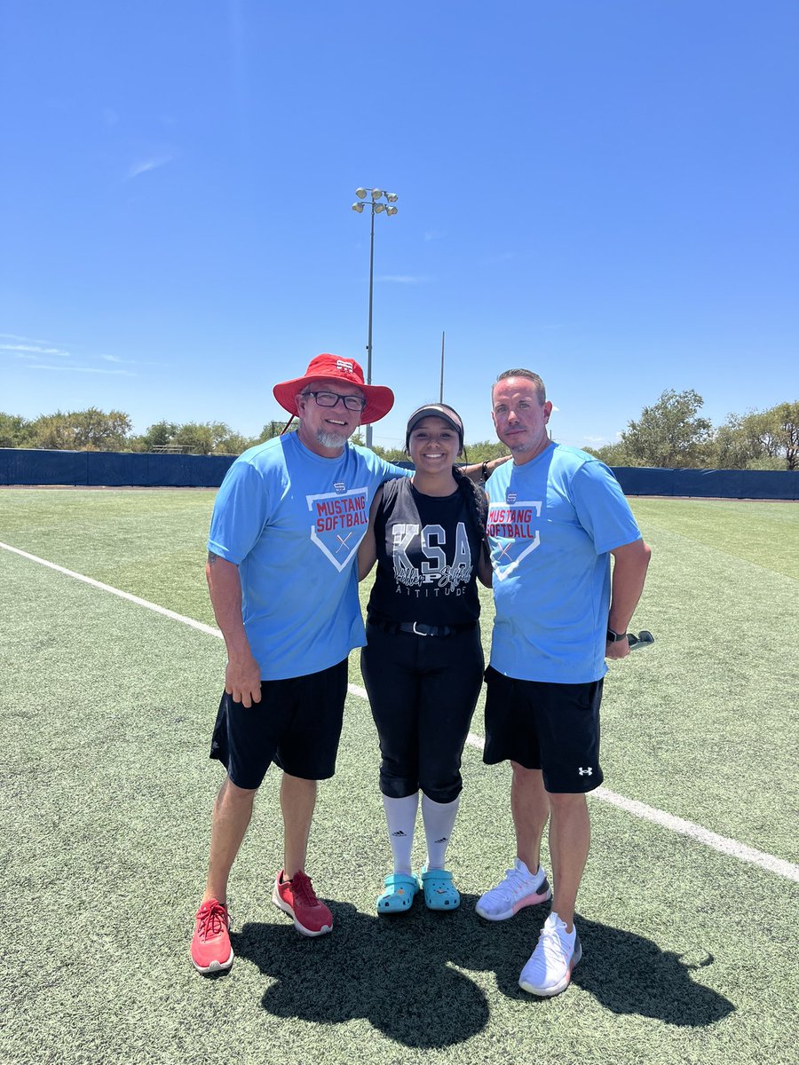nyssad05's tweet photo. Had a great time at the USW Prospect Camp! Very thankful for the opportunity to learn from these coaches! Thank you to all the coaches for this amazing opportunity! 

@wtcsoftball @USW_Softball @Stro12Angelica @MidlandCollege @JarredLewis15 @coach_petroski https://t.co/T6w1bktSXk