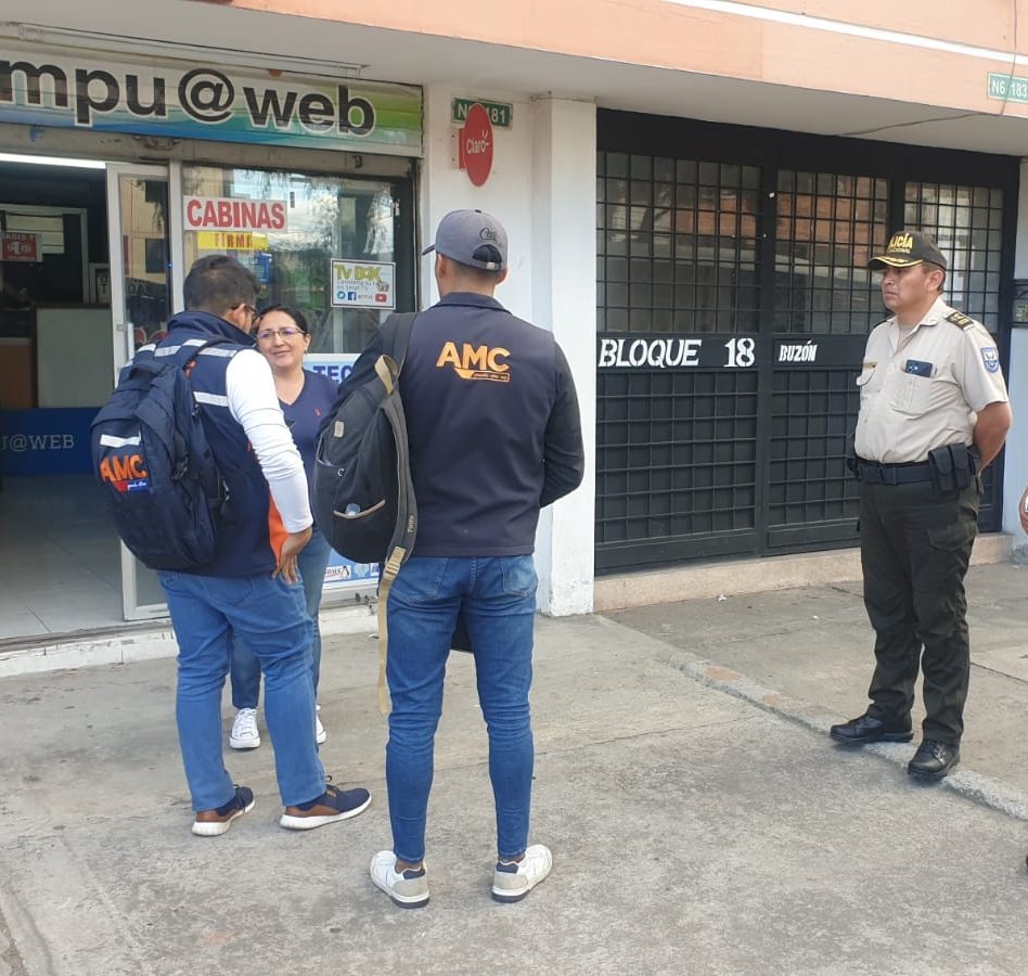 PoliciaEcZona9's tweet image. OPERATIVOS INSTERINSTITUCIONAL

Son ejecutados en coordinación con @amcquito en el sector de Carapungo #UIO, para el control de locales comerciales y de espacios públicos.

📌Dejaron como resultados 3 locales clausurados.

#EjePreventivo
#SeguridadCiudadana