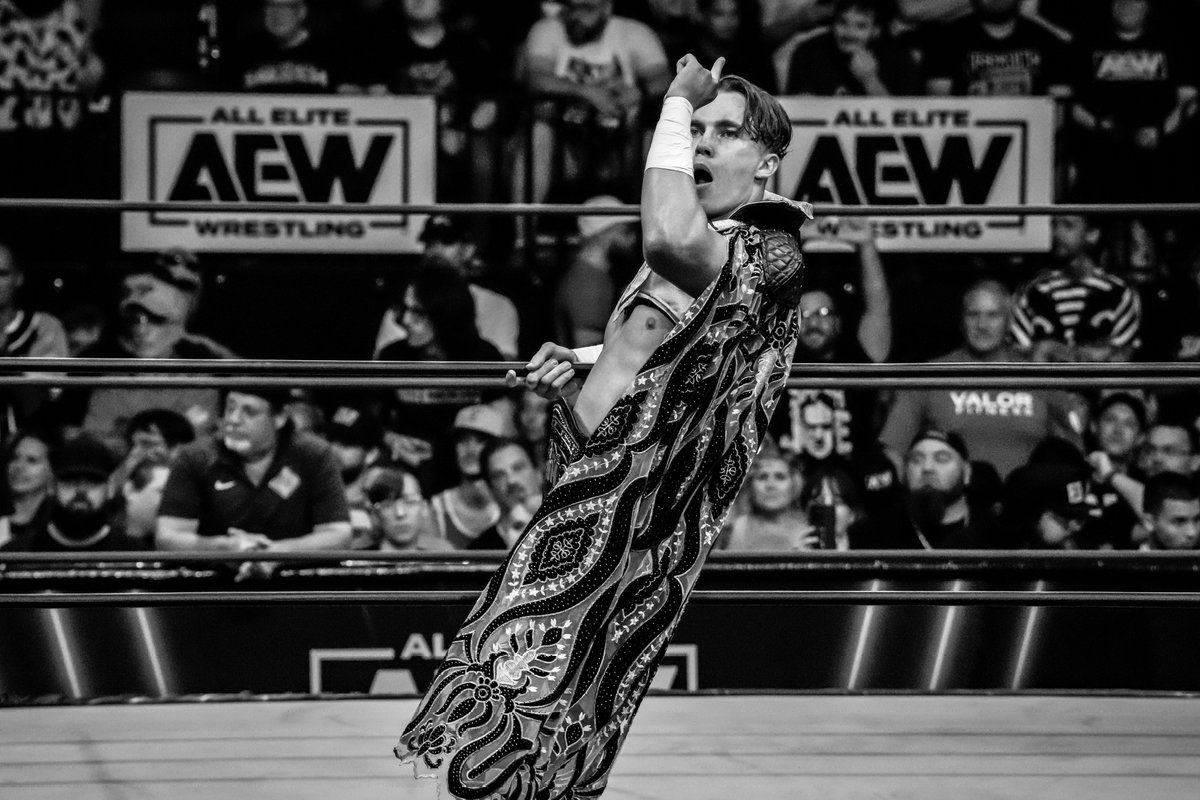 JJWilliamsWON's tweet image. Aussie x3

@kylefletcherpro 

#AEWDynamite 
#AEWDynamite200