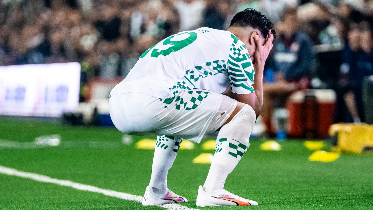 hammarbyfotboll's tweet photo. Fler förlängningsbilder. 💚
#HIFFCT | #Bajen https://t.co/RxXPirls9C