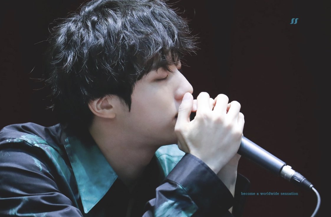 AwakeLovemyself's tweet photo. キュンじゃないんだな…
最もギューンなジンくん😍💜

#素敵なジンくん集め隊  
#BTSJIN  
#D313
#WeLoveYouJin https://t.co/vTz3bYeouX
