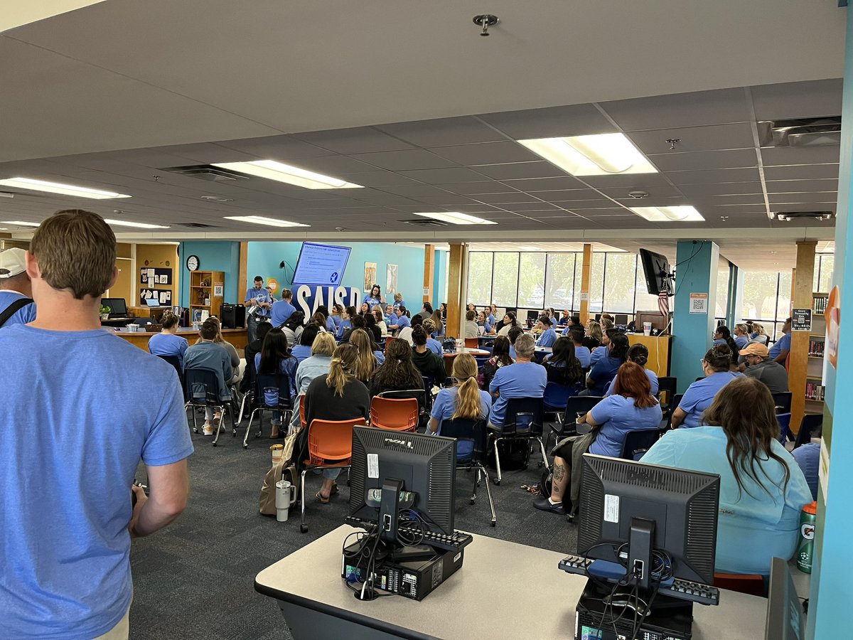 Such a great day with new teachers at the SAISD New Teacher Academy!! So glad to have these #differencemakers on our team! <a href="/farrahgomez678/">Farrah Gomez, Ed.D.</a> <a href="/SanAngeloISD/">San Angelo ISD</a>