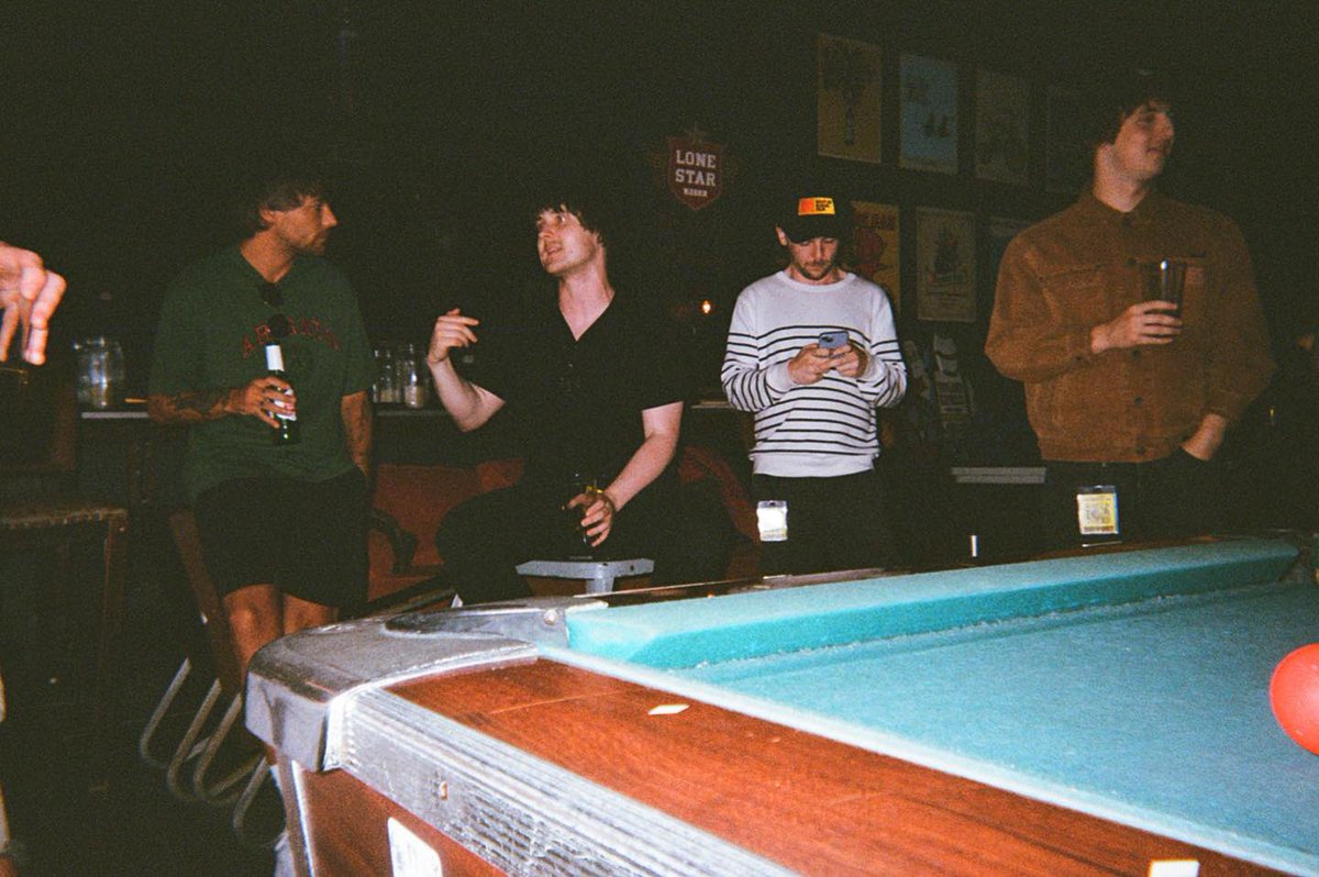 LTPopsEcuador's tweet photo. Louis with/con Jack &amp; Callum - The Snuts
via:themichaelblackwell https://t.co/vutamLsofJ