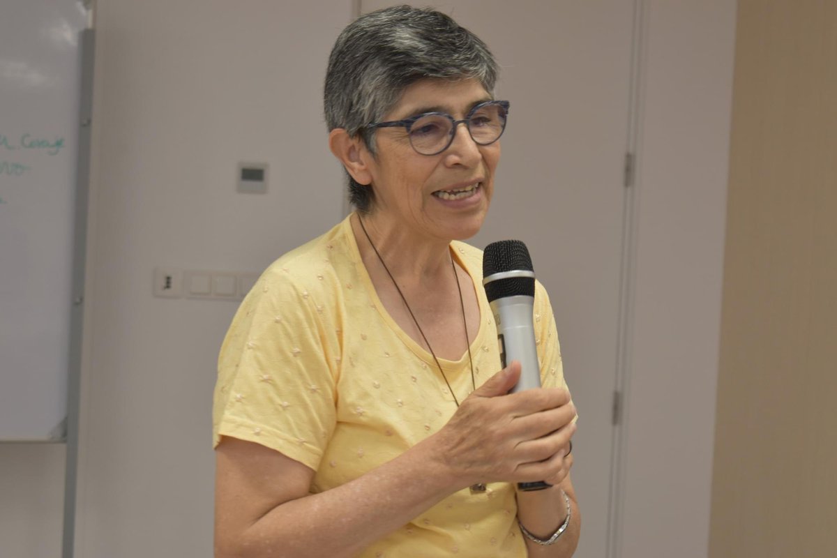 EscuelasVedruna's tweet photo. Con gran alegría comunicamos que María Teresa Cuervo, ha sido elegida como la nueva Hermana General de las Carmelitas de la Caridad Vedruna para el próximo sexenio. #somosvedruna #cg28vedruna  #NacerDeNuevo 🌱 https://t.co/1R8uGHrOtU