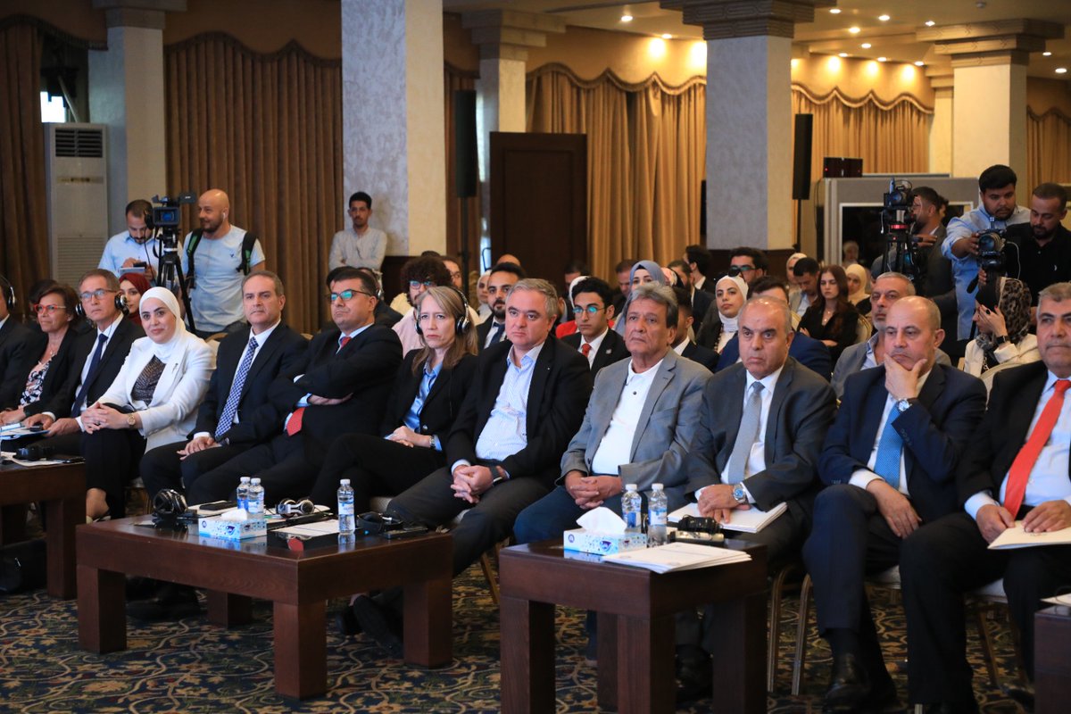 MoY_JO's tweet photo. أقامت وزارة الشباب والأمم المتحدة في الأردن اليوم حوارات الطاولة المستديرة بعنوان "الشباب في الأردن: منتصف الطريق نحو تحقيق أهداف التنمية المستدامة"، احتفالاً باليوم العالمي للشباب.
https://t.co/lPsZ3gs0Cd
 #اليوم_العالمي_للشباب 
 #الشباب_قادة #أهداف_التنمية_المستدامة https://t.co/uEHSabrkCq