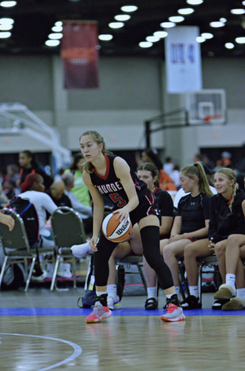 I am super happy to announce my commitment to  Elizabethtown college where I will continue my academic and athletic career. I wanted to thank my coaches and family for supporting me and helping me get where I am today. Go Blue Jays!!! 🏀💙#etownwbb
