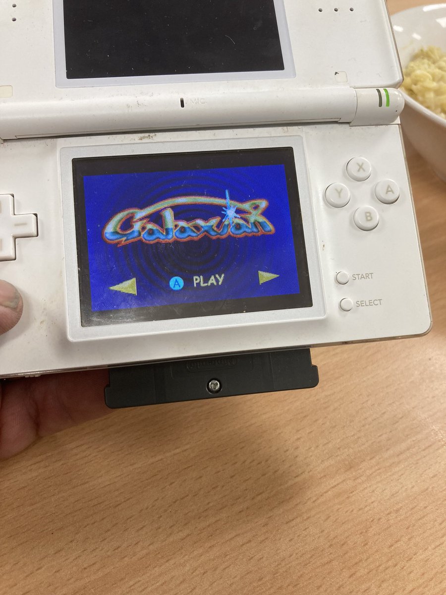 MbGreen78's tweet photo. #GBAchallenge Day 3: it was a work day so the perfect opportunity for some Namco Museum during lunch break and the game for this evening is Sonic Advance ๐ #SONIC #retrogaming #Nintendo #gameboychallenge #GameBoy #galaxian #handheldgaming #retro #gaming #nds https://t.co/AezYYKHihg