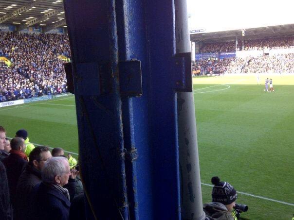 Dave_Doddie's tweet photo. @scott_mills Fratton Park - Directors Box - goal at one end completely blocked! 🤔 https://t.co/uoYdbHtvJj