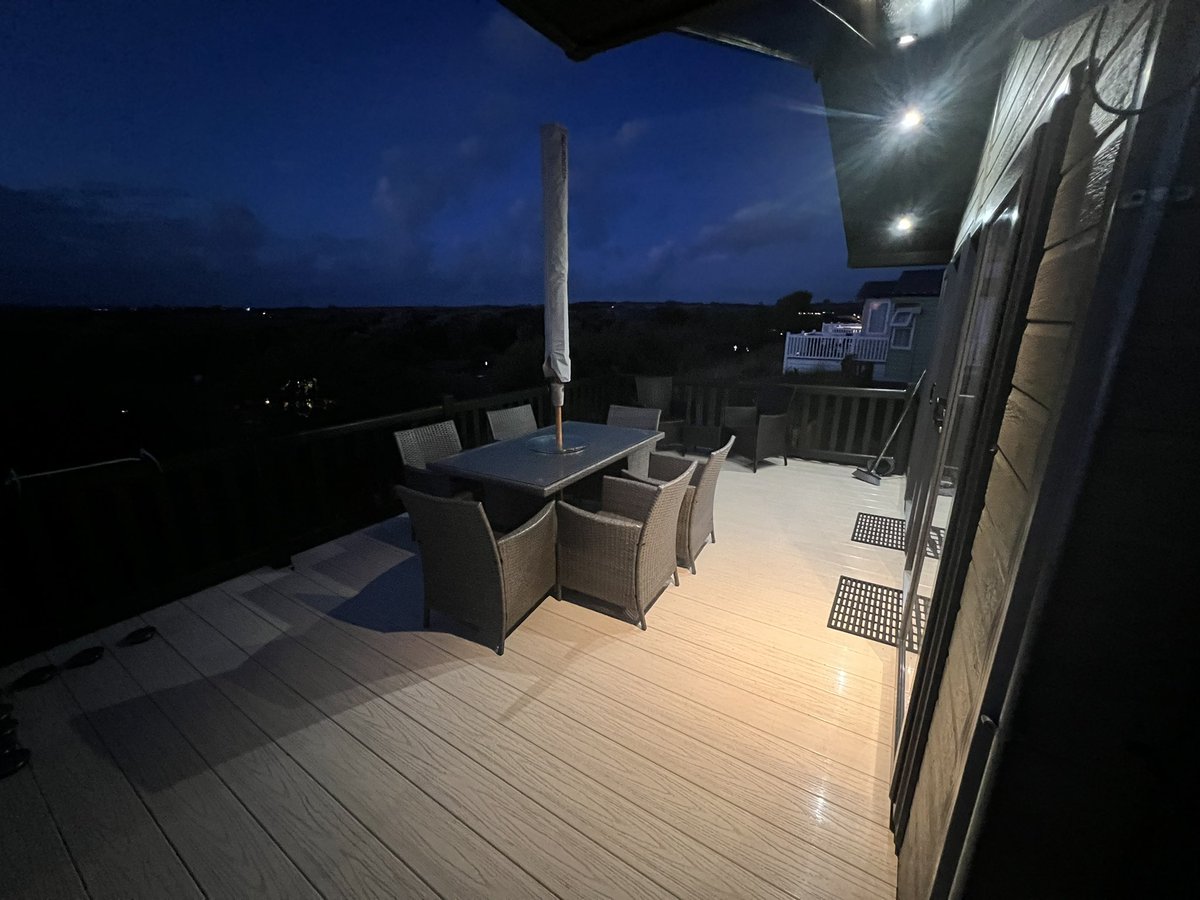 Brownsleisure's tweet photo. A beautiful evening on the decking of lodge 292 the Victory Versailles #relaxing #lodge #lodgeholidays https://t.co/5VD8w1g71f