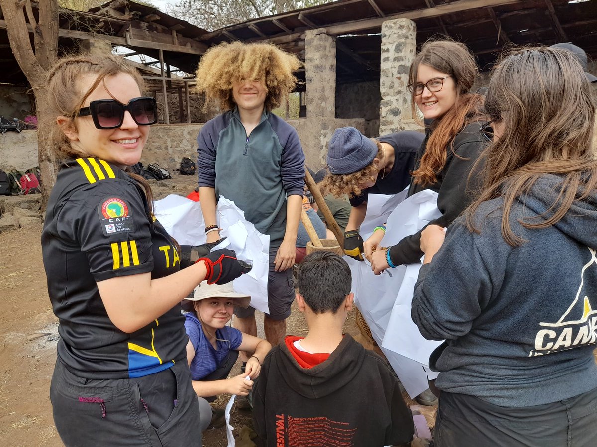 camptanzania's tweet photo. Off to our bush Camp, and we made papers out of Elephant 'poo' awesome! #teamtafi #campEffect @campkenya @CampsInt https://t.co/5XYz0xjZZC