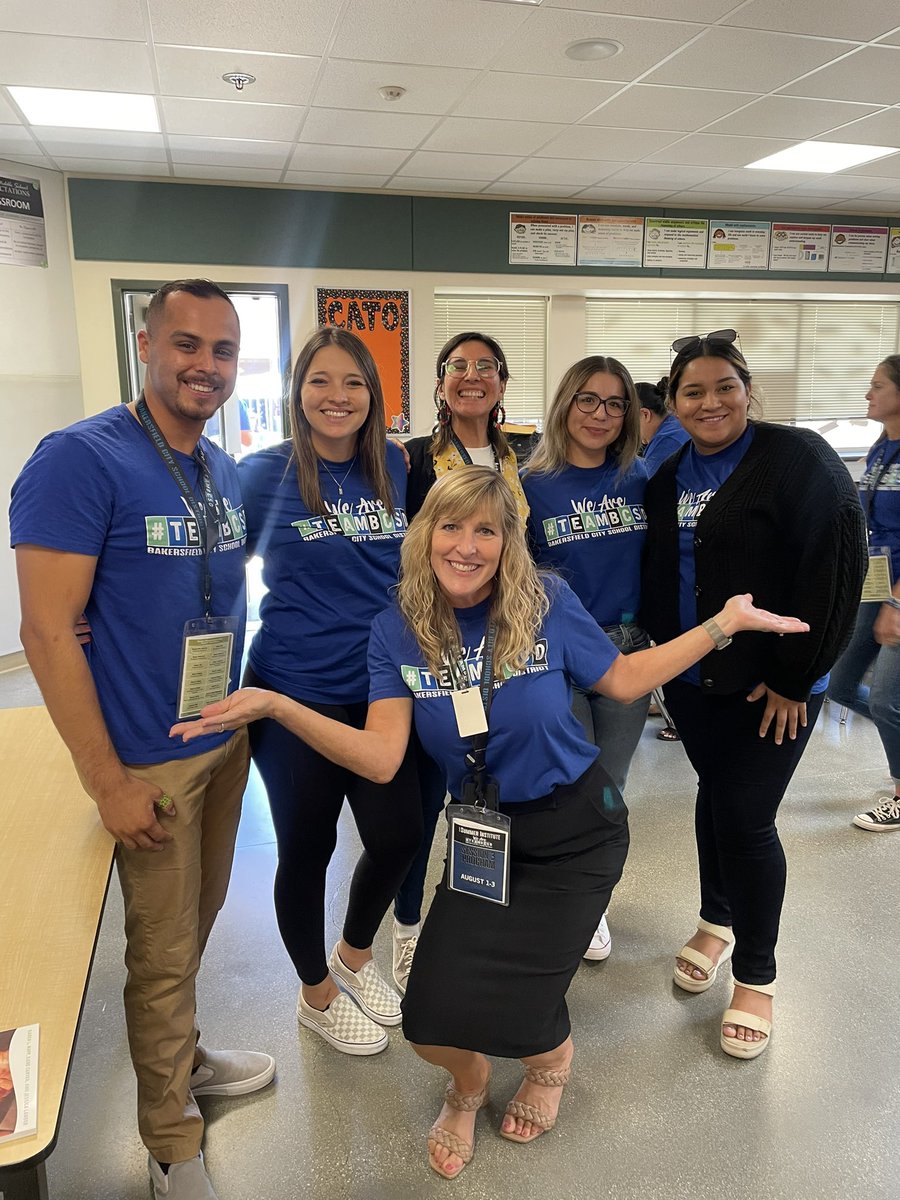 DamianVlsqz13's tweet photo. This team has made Summer Institute a memorable one! So much goofiness and learning all in a short three days. π
#TeamBCSD #TeamLongfellow https://t.co/f4KHWwQoaL
