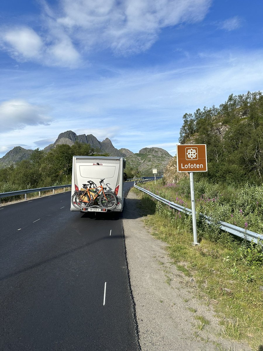 onscamperleven's tweet photo. Derde week begonnen na twee weken #Lofoten Dit jaar met super mooi weer. https://t.co/bxNI5yLZvm